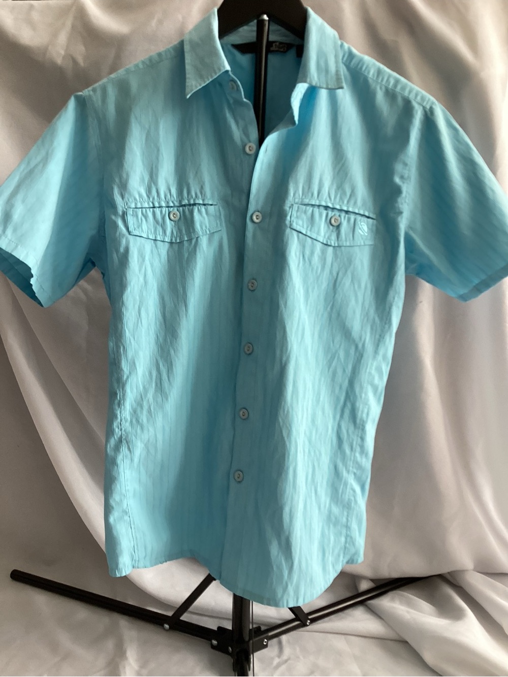 Lost Men's Light Blue Short-Sleeve Button-Down Shirt with Chest Pockets